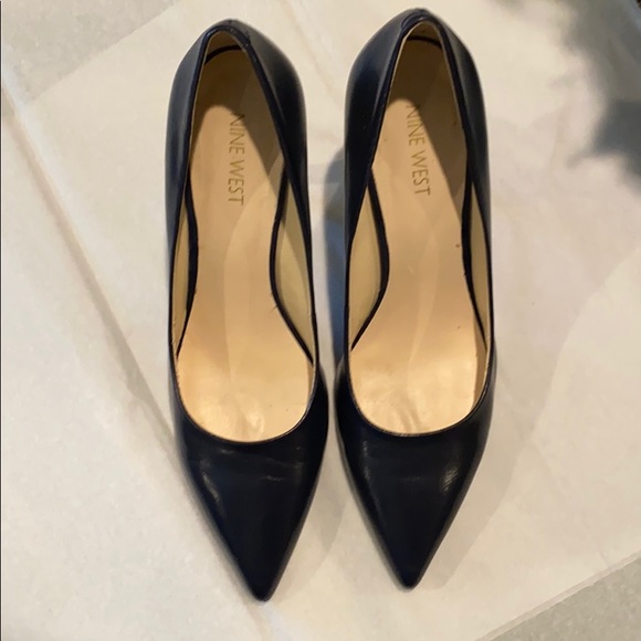dark navy pumps